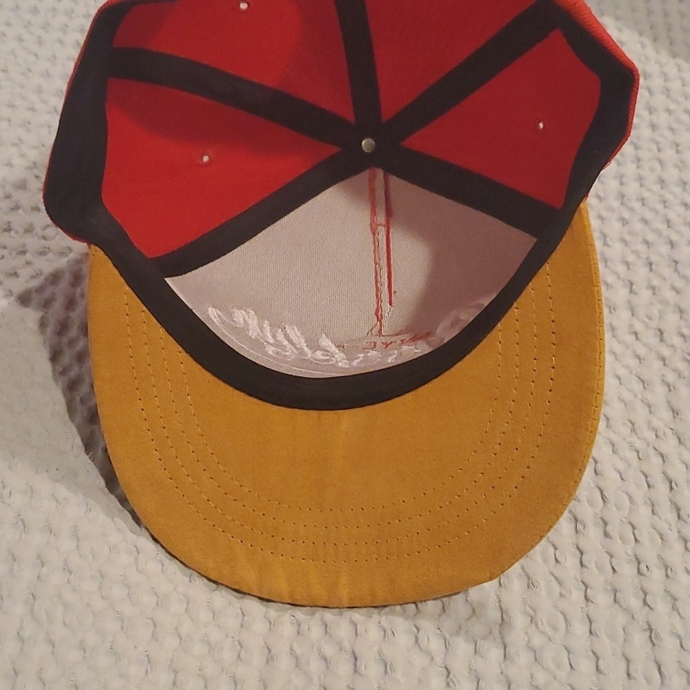 NWOT Brooklyn NYC hat red/ gold suede Bill One size fits all - Picture 3 of 4